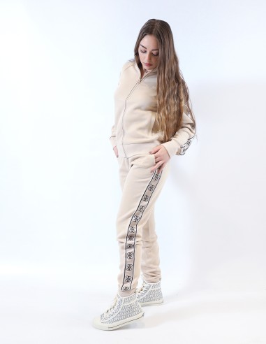 Completo con banda laterale con logo Guess...
